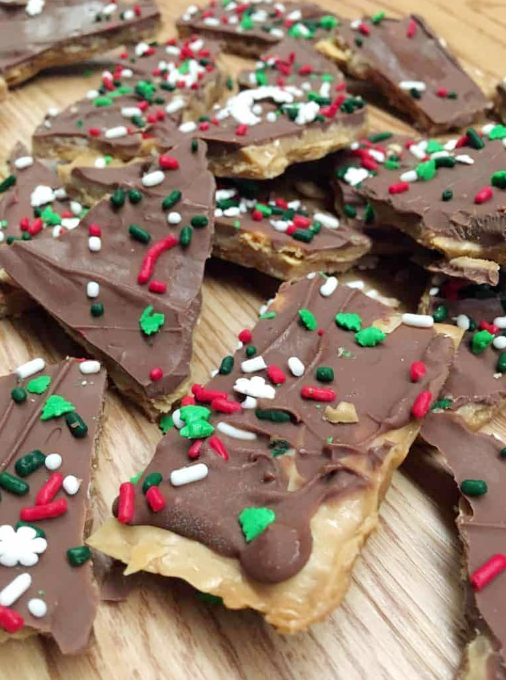 Christmas Crack Pecan Toffee Using Saltine Crackers